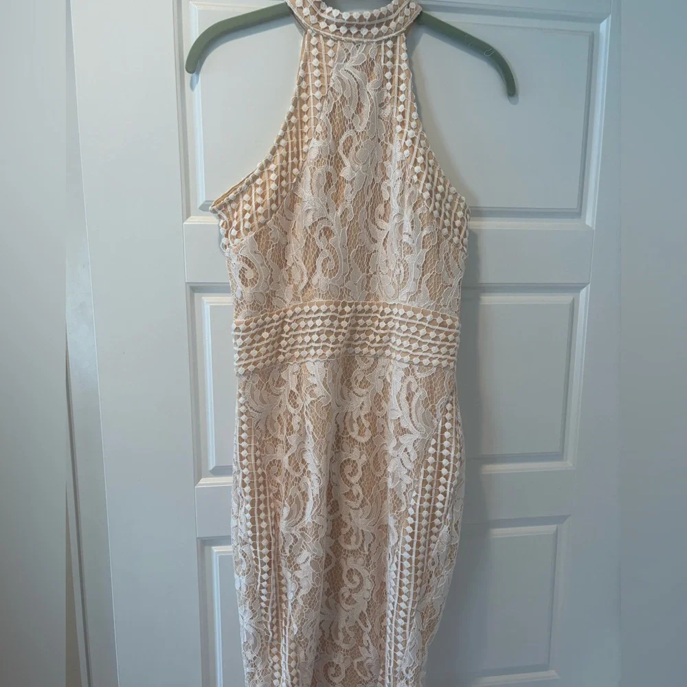 PrettyLittleThing NWT White Lace Crochet High-Neck Midi Dress - Picture 4 of 12